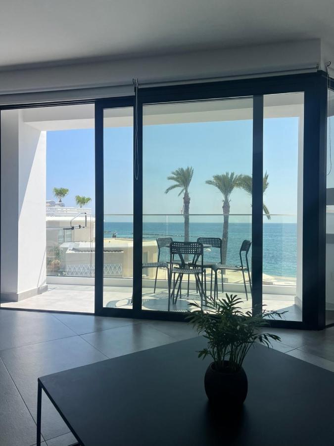 Sea La Vie #2 - Luxury Seaview Apartment Paphos Exteriör bild